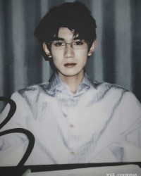 王源的颜怎么组词