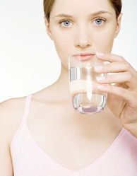 小肚子发胀怎么组词呀