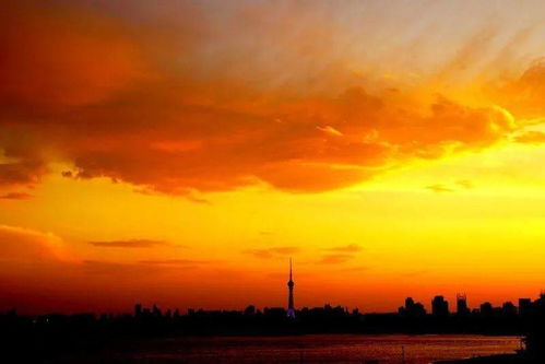 晚霞的霞还能怎么组词