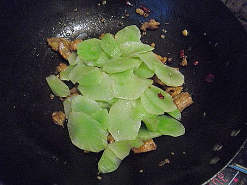 莴笋和肉怎么组词