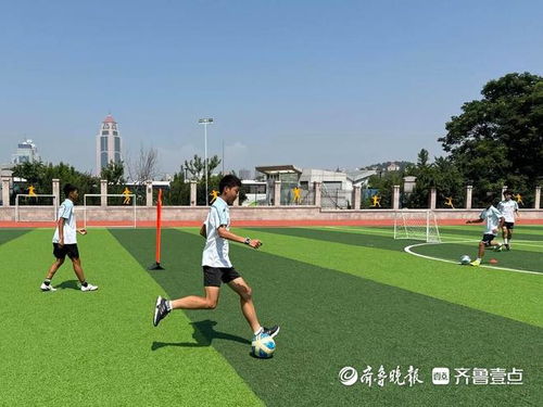 足球的足组怎么组词