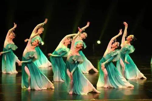 倒怎么组词舞蹈