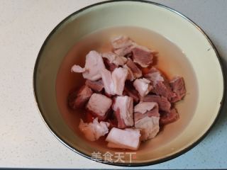 小鸡炖牛肉的炖怎么组词