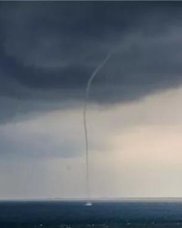 月出水面的水怎么组词